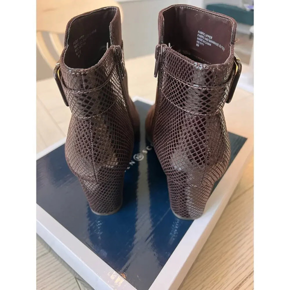 Karen Scott brown fabric suede upper w/ snake print ankle boots w/ gold accent 9 - Picture 6 of 8